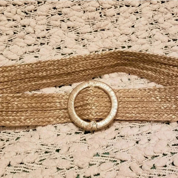 Tan weaved size 8 belt - Picture 3 of 3